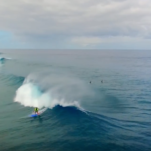 SUP surfing new caledonia