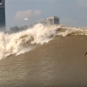 Surfing China's River Wave - The "Silver Dragon"