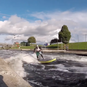 River Sup Surf: Dynamic Carves