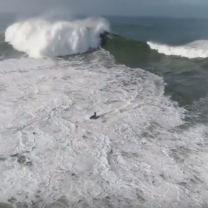 How long can you hold your breath? Surfer takes six waves on the head - Nazare