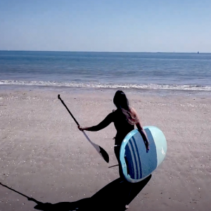 Follow Alice Arutkin on a sunny SUP session at her local spot in France. Nice flat conditions are on the menu for this short beach session, perfect for flying a drone and capturing some epic shots!