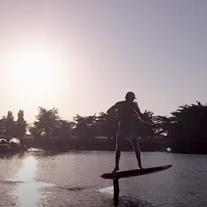 Follow Arthur Arutkin on a sup sunset foil boarding session in his local harbour! Some nice drone shots in there…