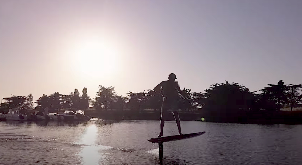 Follow Arthur Arutkin on a sup sunset foil boarding session in his local harbour! Some nice drone shots in there…