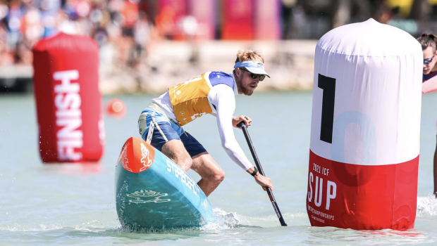 American Connor Baxter set fastest times in both the technical and the sprint disciplines as the 2021 ICF Stand Up Paddling World Championships got underway in Hungary on Thursday.