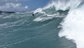 A bit of big wave surfing to switch things up! Kai Lenny goes XXL at Pe'ahi on a tow-in session.